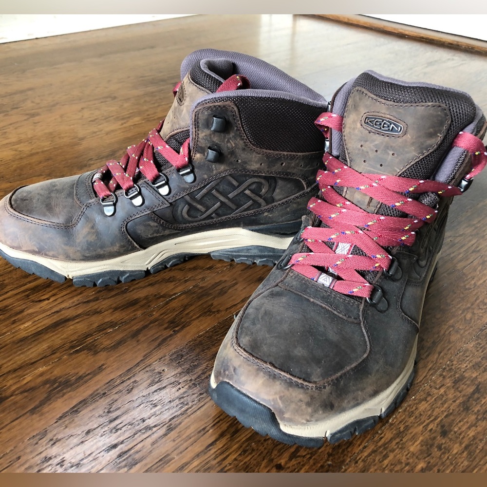KEEN x Sherpa Leather Hiking Boots